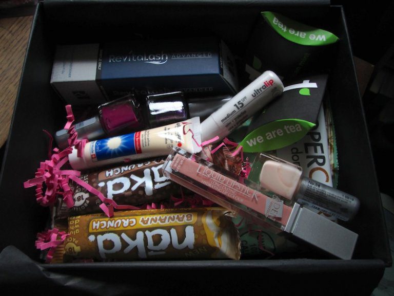 Box De Lux June 2013 contents