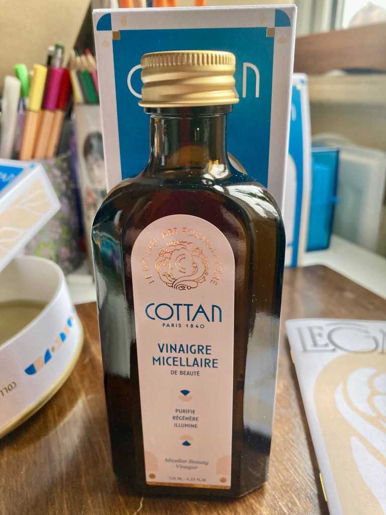 Cottan Micellar Beauty Vinegar bottle