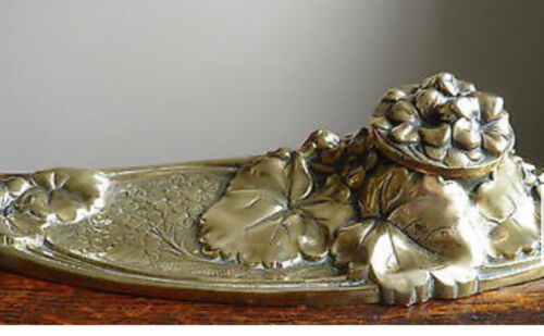 Antique inkwell from seller Mouseyblue-2008 at eBay